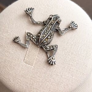 Vintage Frog Brooch Marcasite Silver Tone Climbing Frog Pin Antique Style Repair